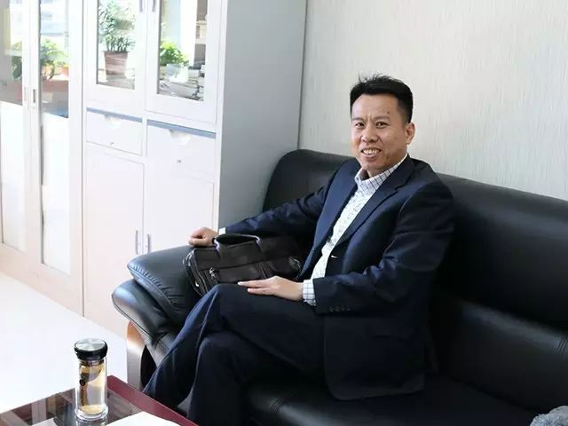 劲松职高校长深入综合高中部课堂听课