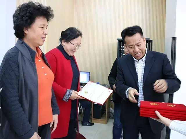 劲松职高综合高中部召开“教师教学能力提升” 项目启动会暨青年教师工作室成立大会