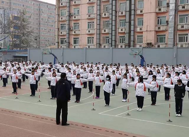 青春际会 运动乐章——劲松职高综合高中部拉开体育节序曲