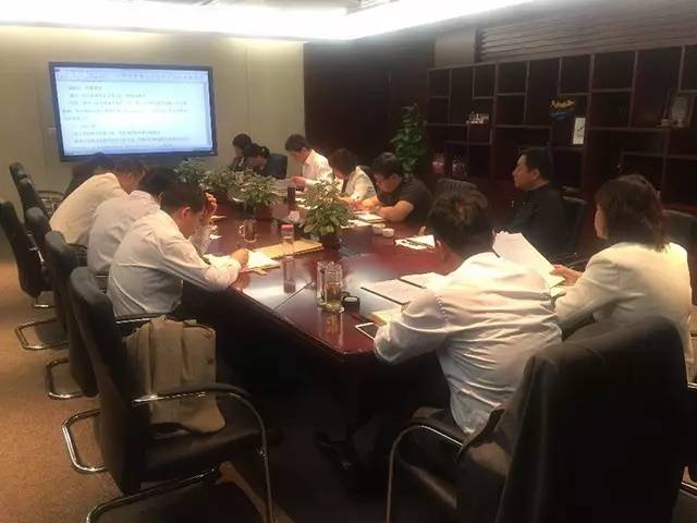 北京市劲松职业高中领导班子召开“两个专项治理”暨“重点项目监督”工作专题研讨会