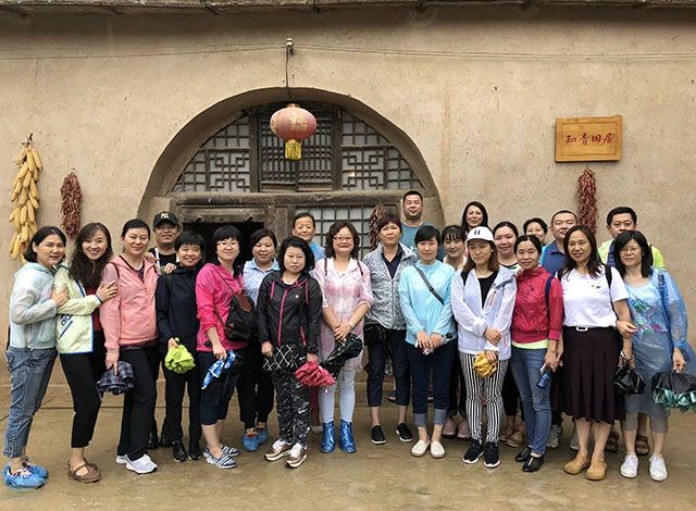 追寻先辈足迹  弘扬革命精神——北京市劲松职业高中党员学习实践活动