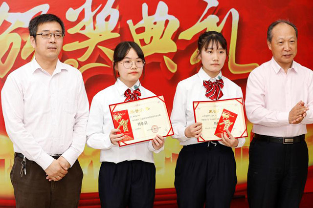 北京市劲松职业高中电子商务专业学生喜获全国院校电商创新创业大赛特等奖