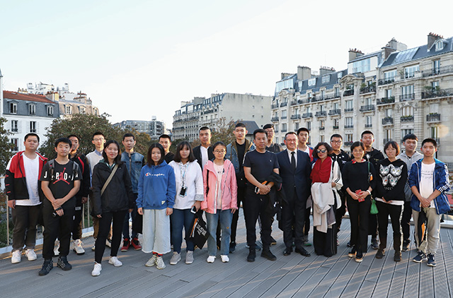 劲松职业高中师生顺利抵达法国巴黎开启友好校交流之旅