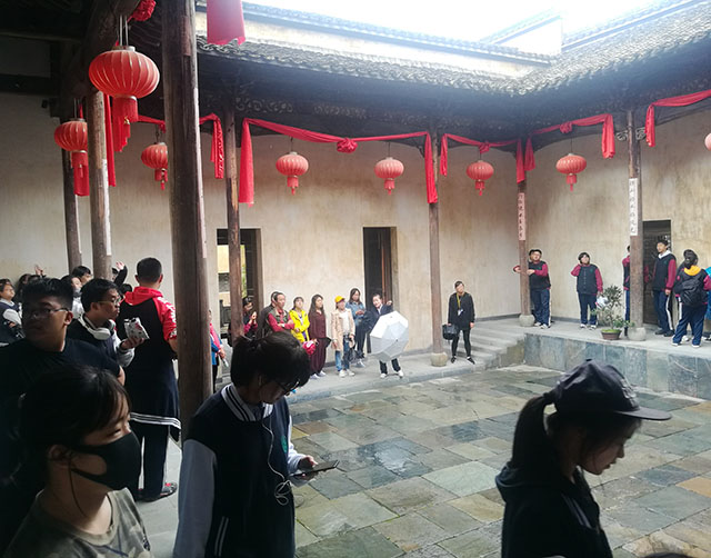 读书为径 行路作舟——劲松职高新源里校区圆满完成综合高中部综合实践活动