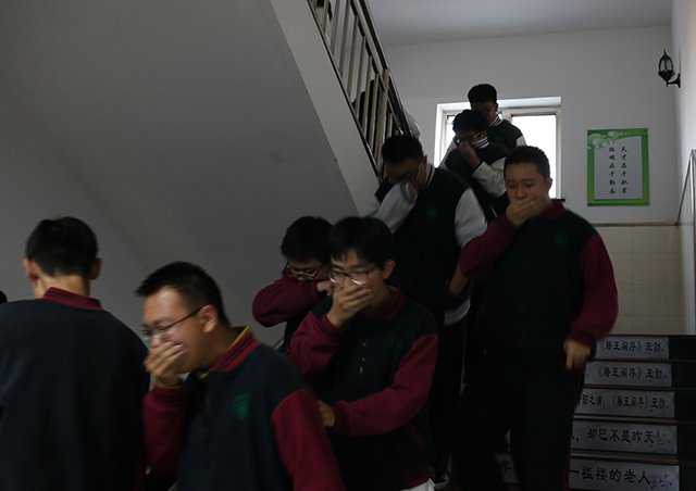 隐患险于明火 防范胜于救灾——劲松职高新源里校区开展消防安全教育、进行疏散演习
