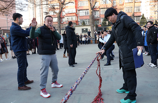 一条绳，一条心，一份担当 ——北京市劲松职业高中举行“凝心聚力 共创未来” 主题拔河比赛