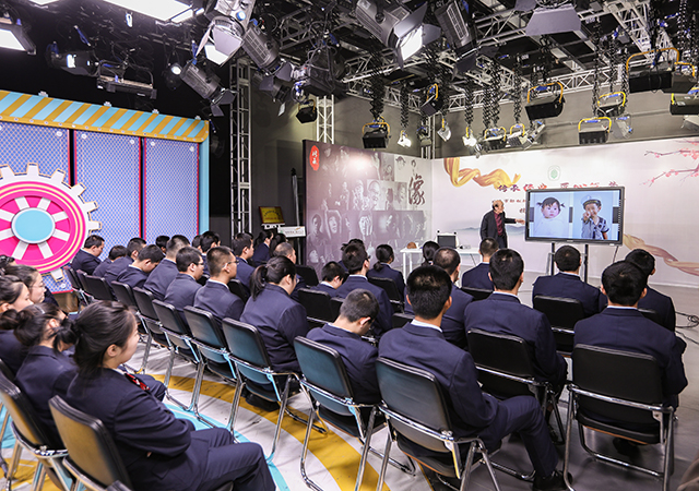 北京市劲松职业高中举行周锦明技能大师工作室揭牌暨拜师仪式活动