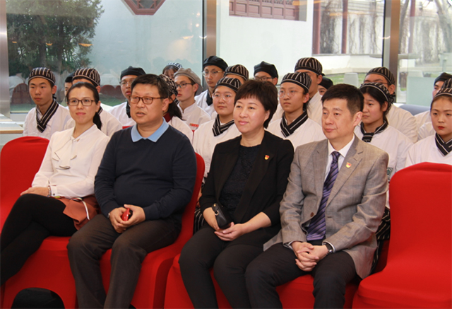 劲松职高学生走进亮马河大厦参与专业体验日活动