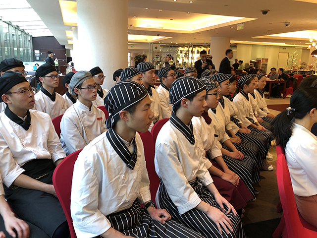 劲松职高学生走进亮马河大厦参与专业体验日活动