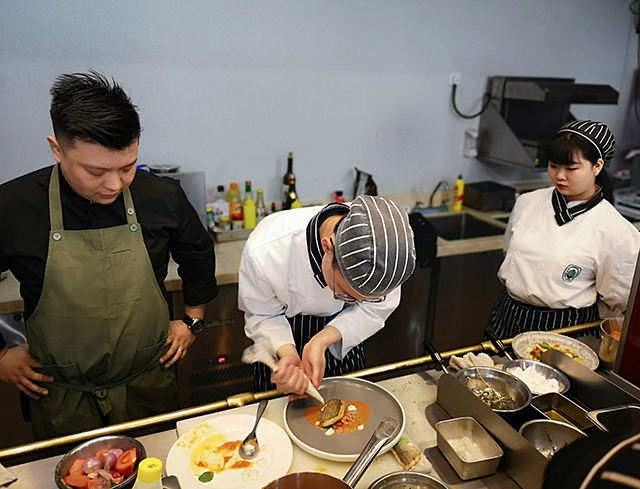 劲松职高举办行业大师进校园系列活动——瑜舍酒店