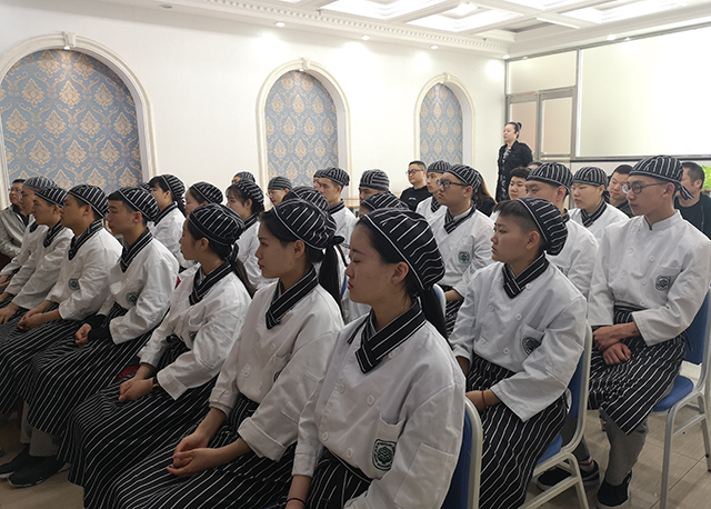 劲松职高举办行业大师进校园系列活动——瑜舍酒店