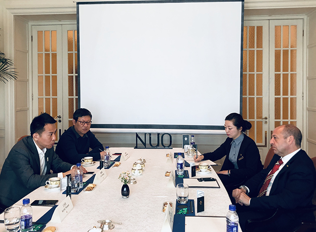 北京市劲松职业高中郭延峰校长带领部分干部到北京饭店诺金进行调研