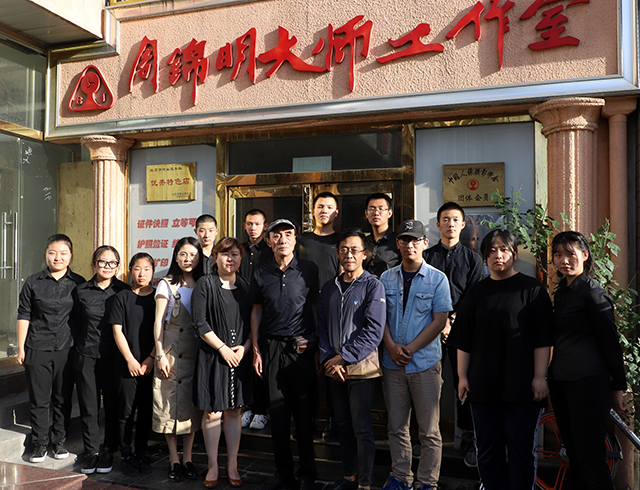劲松职高周锦明技能大师工作室开展企业实践教学暨校外实践实训基地授牌活动