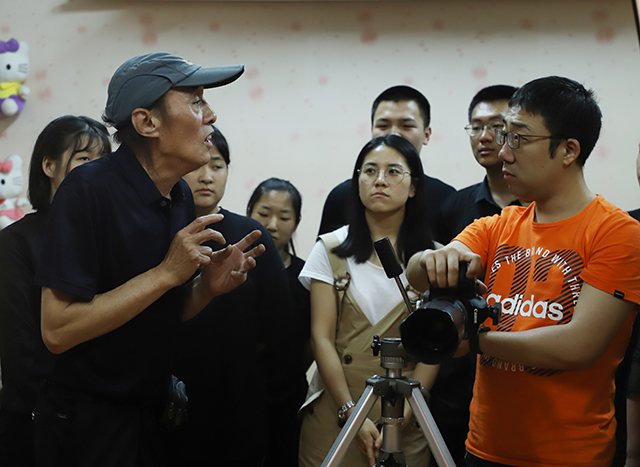 劲松职高周锦明技能大师工作室开展企业实践教学暨校外实践实训基地授牌活动