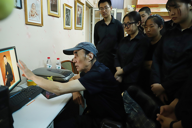 劲松职高周锦明技能大师工作室开展企业实践教学暨校外实践实训基地授牌活动