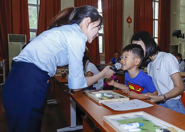 劲松职高举办2019年“六一”儿童节亲子活动