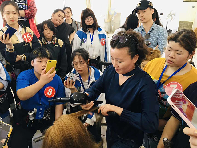 劲松职高美容美发与形象设计专业学生在“2019年北京市中等职业学校美发美容技术技能大赛”中喜获佳绩