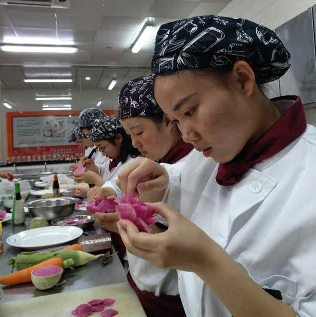 “李锦记杯”中餐烹饪比赛在北京市劲松职业高中落下帷幕
