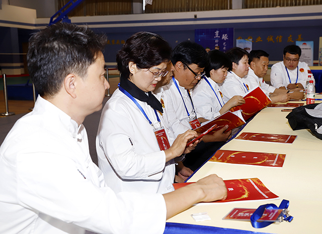 烹珍馐美味  琢艺术人生 ——北京市劲松职业高中圆满承办2019年北京市中等职业学校烹饪专业技能大赛