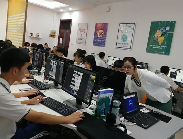 混合式学习+产教融合+课程联动——劲松职高新源里校区电子商务专业成功完成区级研究课