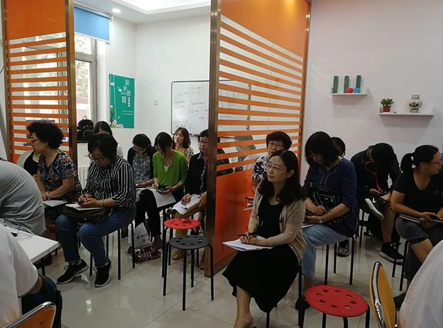 混合式学习+产教融合+课程联动——劲松职高新源里校区电子商务专业成功完成区级研究课