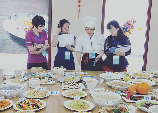 2019年北京市第四届童康杯幼儿营养膳食技能大赛在劲松职业高中落下帷幕