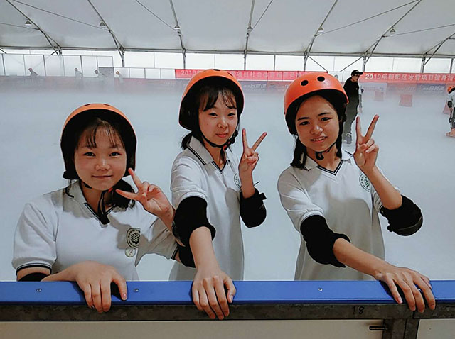 树劲职风采  展奥运精神——北京市劲松职业高中师生奥林匹克森林公园参与冰雪运动体验活动