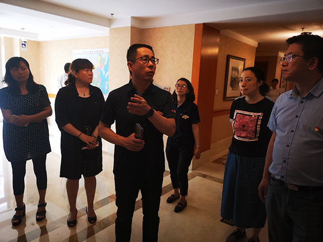 不忘初心， 牢记使命 ——劲松职业高中与乐成集团校企共建开展主题党日活动