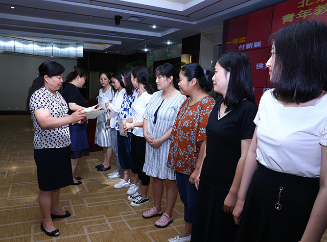 劲松职高召开2019年度导师带教工作启动会暨骨干教师、青年教师培训活动
