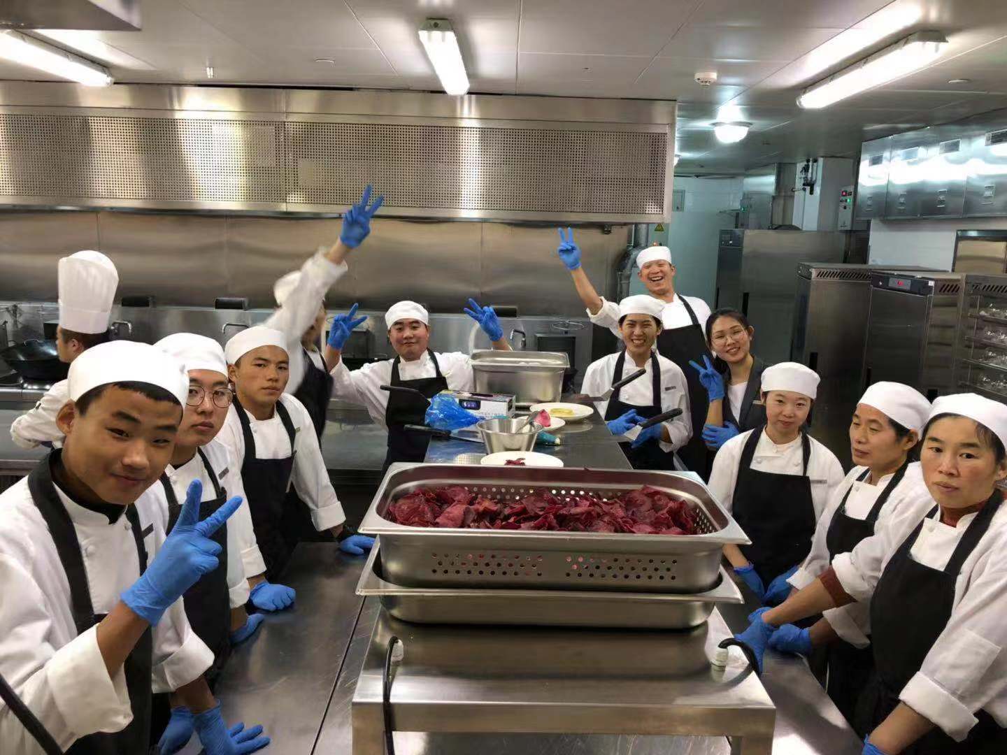 劲松职高学生走进北京望京凯悦酒店参与工学替专业体验