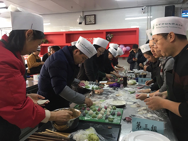 携手书春意  寒冬享温情