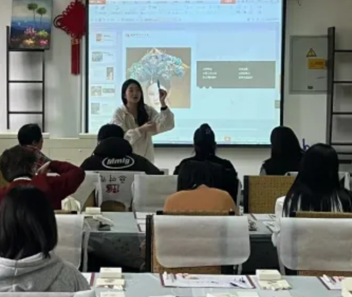 劲松职高开展庆祝2024年“妇女节”主题活动