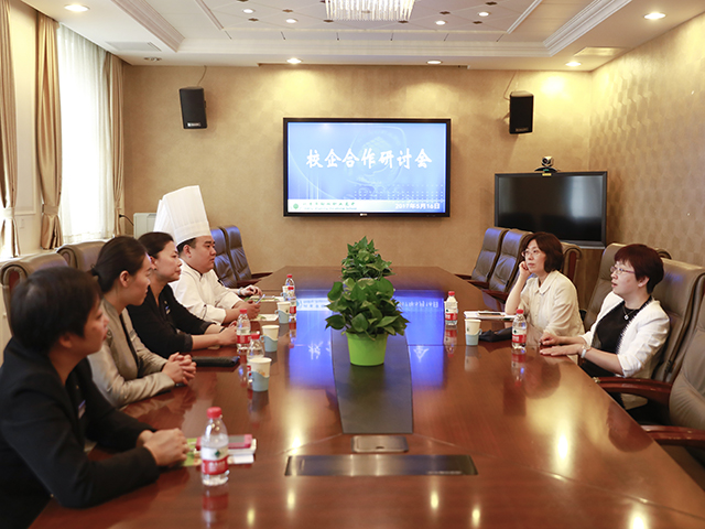 职业教育宣传月系列报道之—— 万世名流酒店企业讲坛在劲松校区成功举办