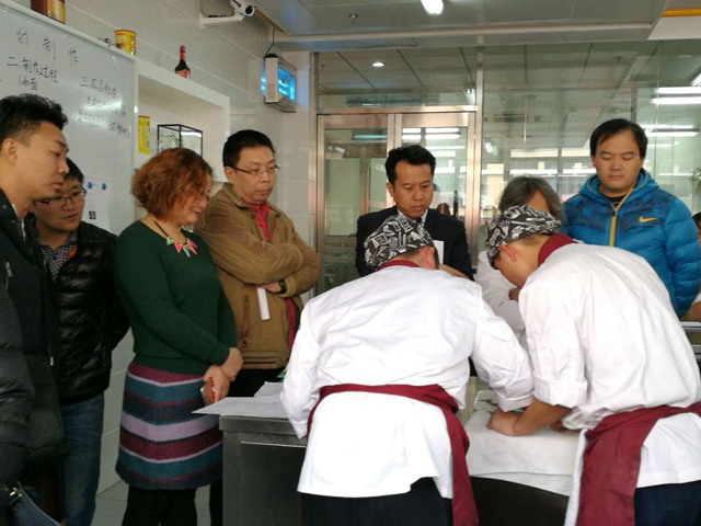 科研引领改革——劲松职高开展基于混合式学习理念的实训课教学实践与研讨活动