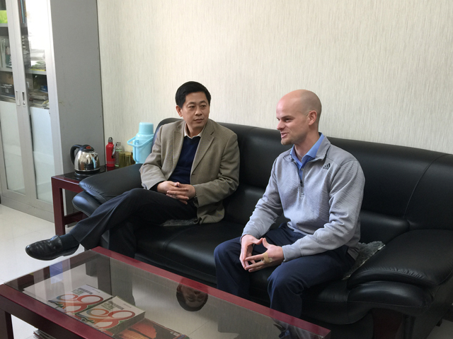地道口语进课堂 ——劲松职高综合高中部迎来首位外教进行外语口语教学