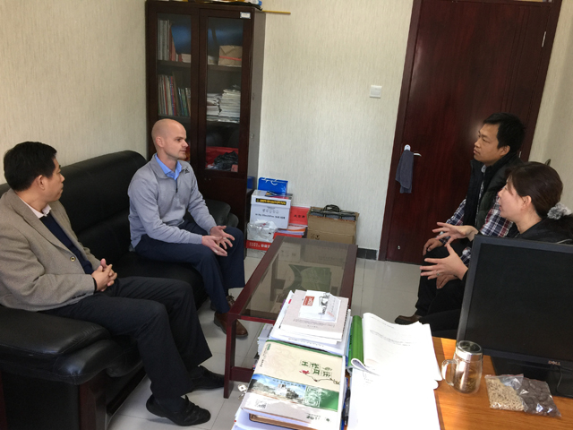 地道口语进课堂 ——劲松职高综合高中部迎来首位外教进行外语口语教学