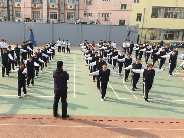 阳光体育 健康成长 ——劲松职高综合高中部举办阳光体育月系列活动