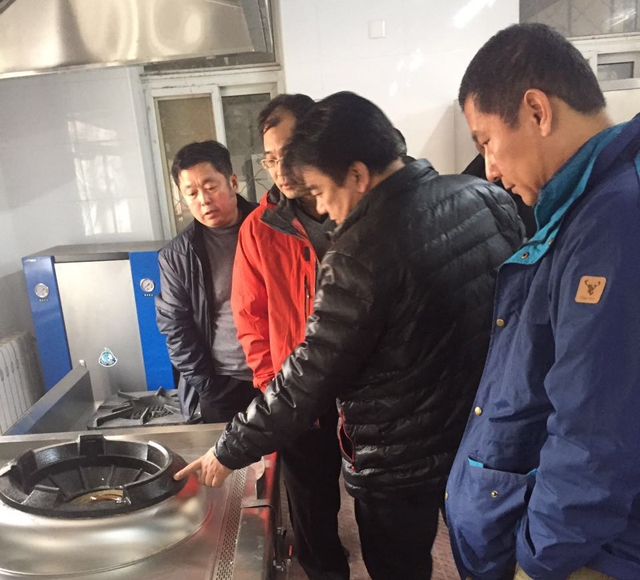 劲松职高安全工作抽查小组完成对双龙校区安全工作检查