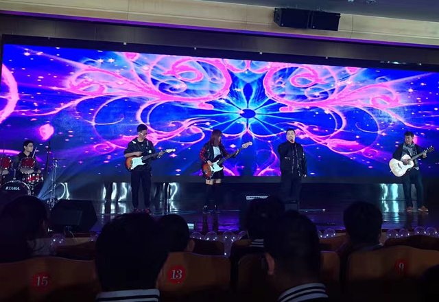 北京市劲松职业高中隆重举行2017年迎新年师生综合文艺汇演