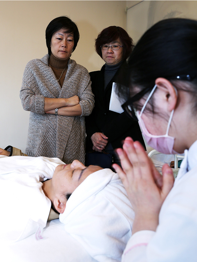 劲松校区开展“混合式专业实训课教学模式研究”课例展示活动