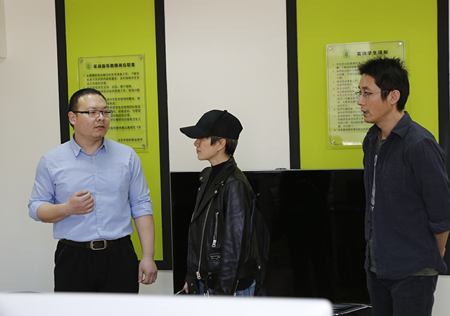 著名纪录片导演甘露女士参观劲松职高数字影像技术专业