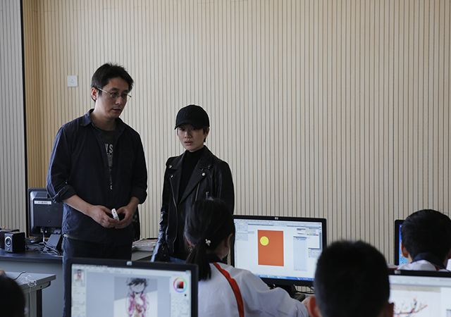 著名纪录片导演甘露女士参观劲松职高数字影像技术专业