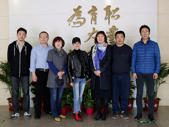 著名纪录片导演甘露女士参观劲松职高数字影像技术专业