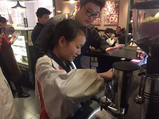 劲松职高高星级酒店运营与管理专业学生开展企业实践活动