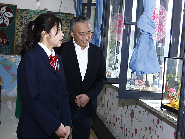 李锦记集团管理层一行到劲松职高与希望厨师订单班进行交流体验活动