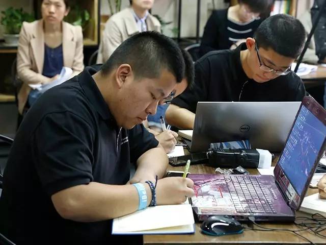 深化课堂教学改革  推进混合式教学模式研究  ——劲松职高继续开展“混合式专业实训课教学模式研究”课例展示及研讨活动