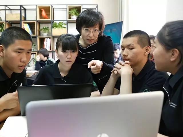 深化课堂教学改革  推进混合式教学模式研究  ——劲松职高继续开展“混合式专业实训课教学模式研究”课例展示及研讨活动