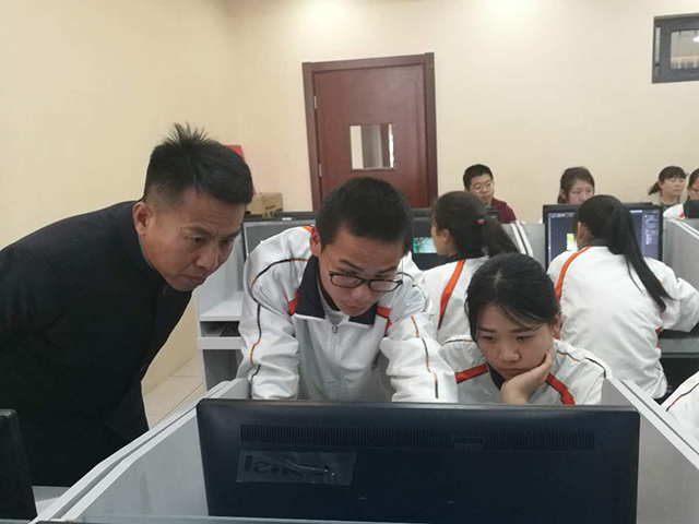 深化课堂教学改革  提升教师业务能力 ——劲松职高开展“周二大课堂”主题教研活动