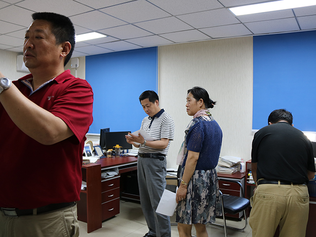 创洁净环境 建美丽校园——劲松职高综合高中部开展办公室卫生评比活动