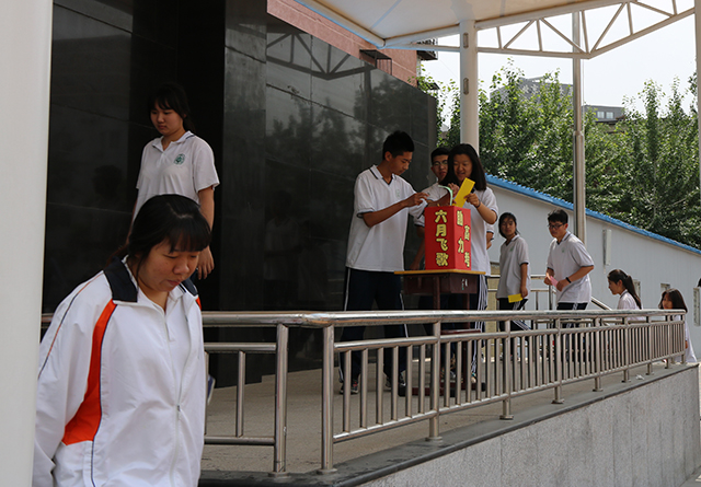 满怀信心奔赴考场  捷报频传金榜题名——劲松职高综合高中部举行为高三考生送祝福活动